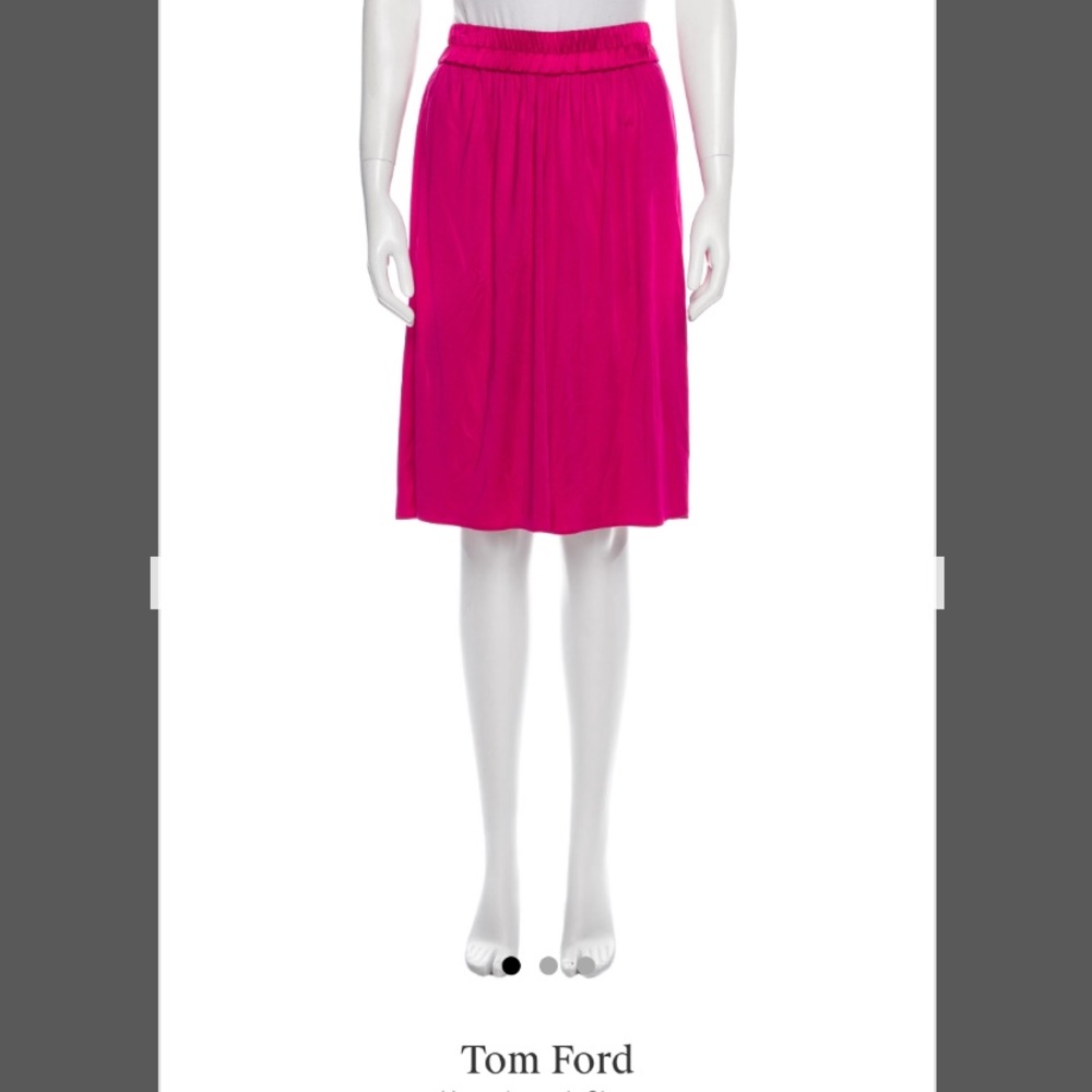 Tom Ford NWT knee length shorts